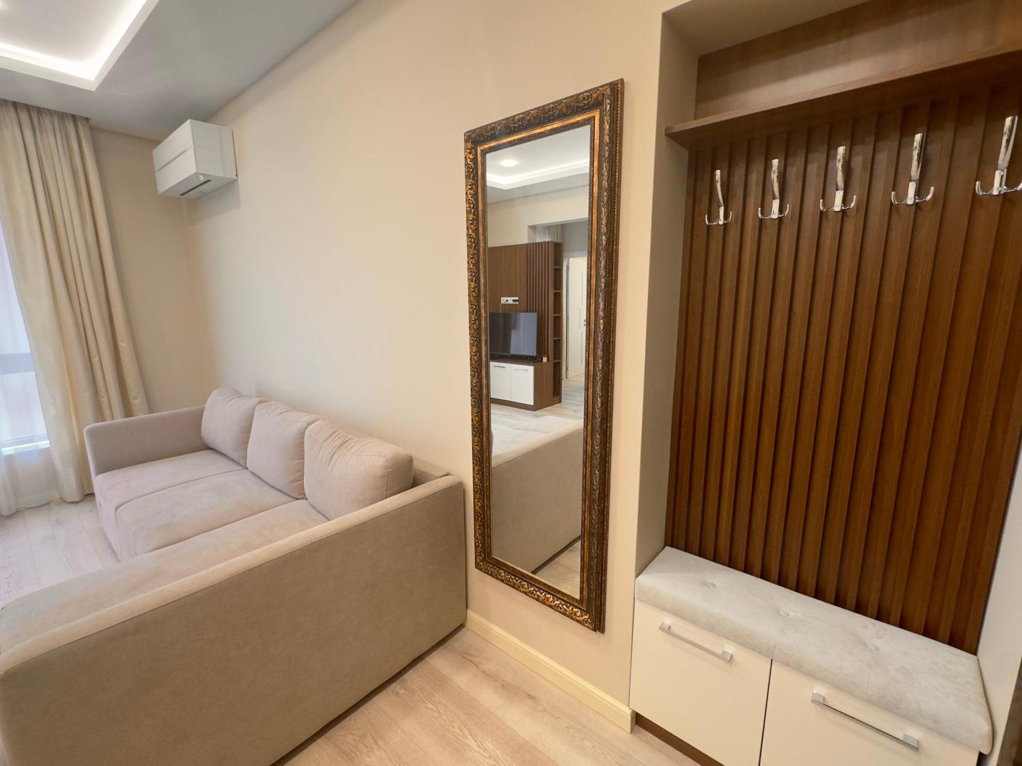 Luxury 1 *